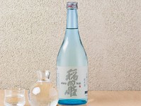 冷徳利 910円

白麹を使用した純米酒。
クエン酸を生成する為、グレープフルーツのような柑橘系の爽やかな酸味と旨みが特徴です。