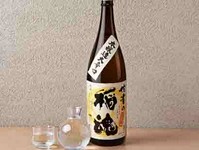 冷徳利 650円

「辛いだけではなく、旨味も楽しめる上質な酒」という意を込めて伯耆（昔、鳥取県西部にあった国）の稲魂（稲妻と同意）と命名されました。
酒蔵 稲田本店で最も辛口のお酒です。