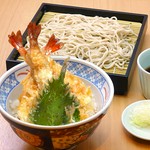 セットのお蕎麦は冷(せいろ)・温(かけ蕎麦)お選びいただけます。
※単品丼は お椀と漬け物付きで 1,250円 