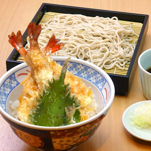 名物 海老天丼　お蕎麦のセット　