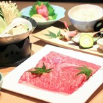 おかげ様で11月に蕎麦と酒蔵 稲田屋は一周年を迎えます。
節目に合わせ、新しい贅沢膳をご用意しました。

■献立イメージ
一の膳：季節の前菜、造里
二の膳：すき焼き、ごはん、椀物
三の膳：ミニデザート＆珈琲