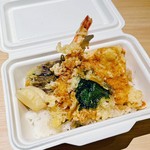 海老天とかしわ天(鶏肉)、両方楽しめる天丼を、オフィスやご家庭でも◎