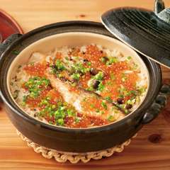 サーモンといくらの土鍋ご飯