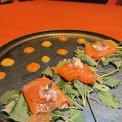 スモークサーモンのカルパッチョ