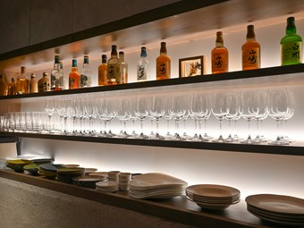 洗練された和モダンな空間で、四季を感じられる逸品に舌鼓