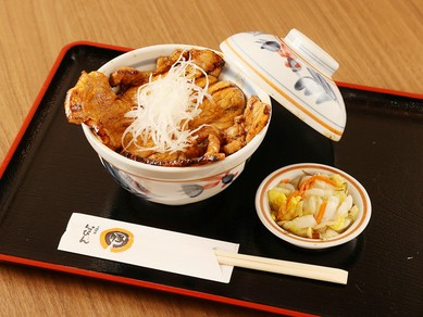 香りも旨みもそのまま！自分好みの量で豚丼を持ち帰ろう