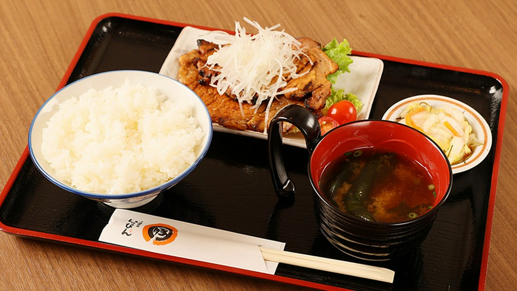 食べ方次第で広がる楽しさ『豚皿セット』