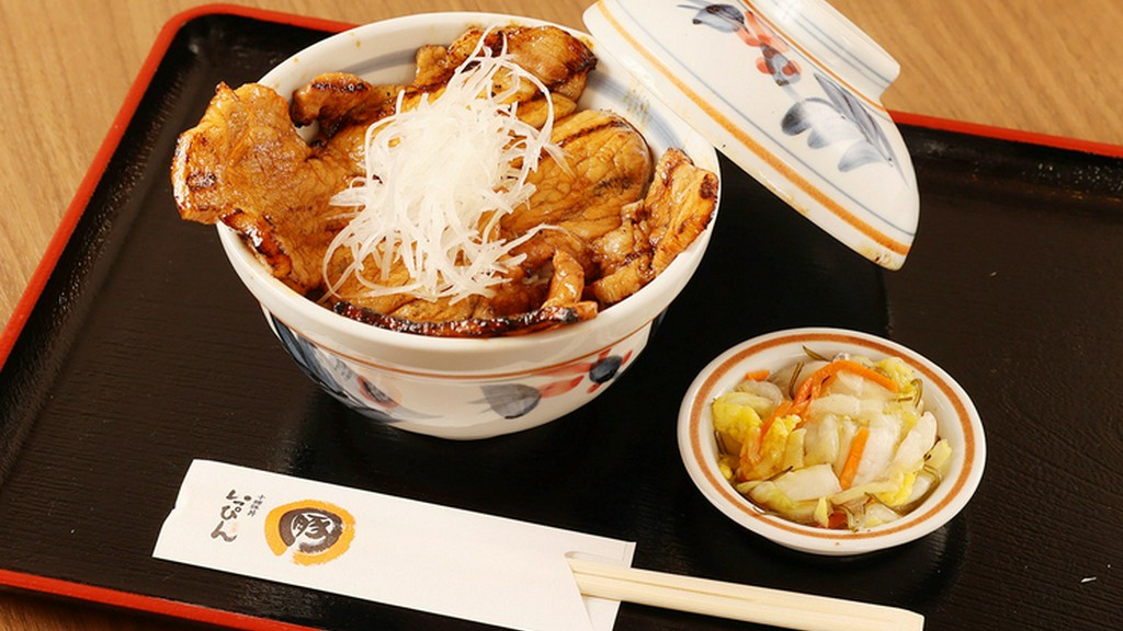 一口で虜になる、甘辛ジューシーなおいしさ！『豚丼レギュラーサイズ』