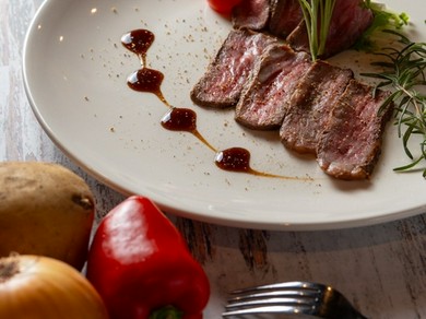 近鉄四日市駅から徒歩5分。デート利用もOK