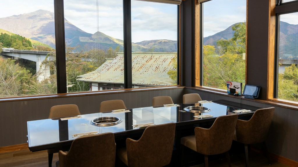 洗練された空間と自然美が交差する、心癒される特別な焼肉店