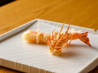 甘みに驚く!香り、風味、豊かな食感が絶品『車海老の天ぷら』