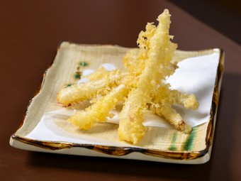 一番人気の一品料理『島らっきょうの天ぷら』