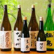 創作和食の味わいを引き立てる日本酒は、限定銘柄を含むこだわりのラインナップが充実。そのほか、焼酎やスペイン産の自然発泡スパークリングワイン「カヴァ」なども揃っているから、好みに合わせて楽しめます。