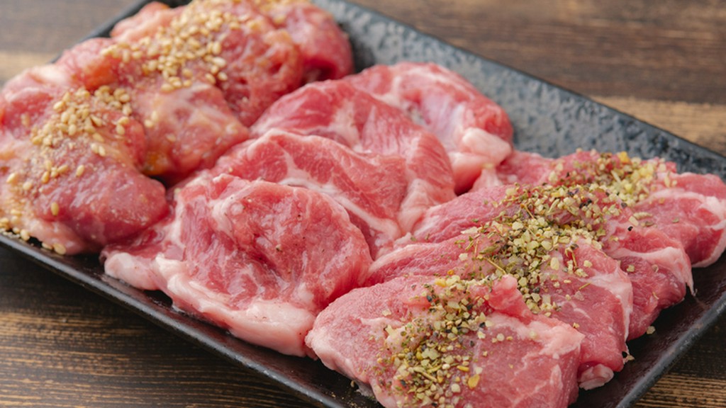 3つの味で旨みを引き出す、食べ比べが楽しい『特上ラムカルビ3種盛』