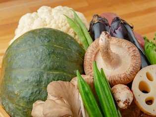 道産ものを中心とした新鮮な魚介類や、彩り豊かな旬の野菜を使用