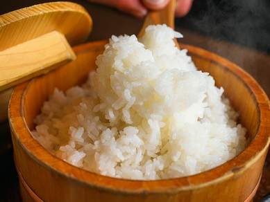 『キムカツ』が揚げたてであることはもちろん、ご飯も炊きたて