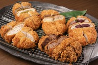 好きなフレーバーをお選びください
●キムカツ130g7種
●鶏キムカツ3種
鶏プレーン・鶏南蛮・鶏生姜味噌
●特選＋400円／枚
●牛キムカツ3種＋800円／枚
牛プレーン・牛マスタード・牛デミグラス