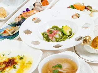 季節の新鮮食材、体調を整えるパワー食材で多彩な美味を紡ぐ