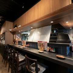 お一人様からグループまで対応の和モダン空間