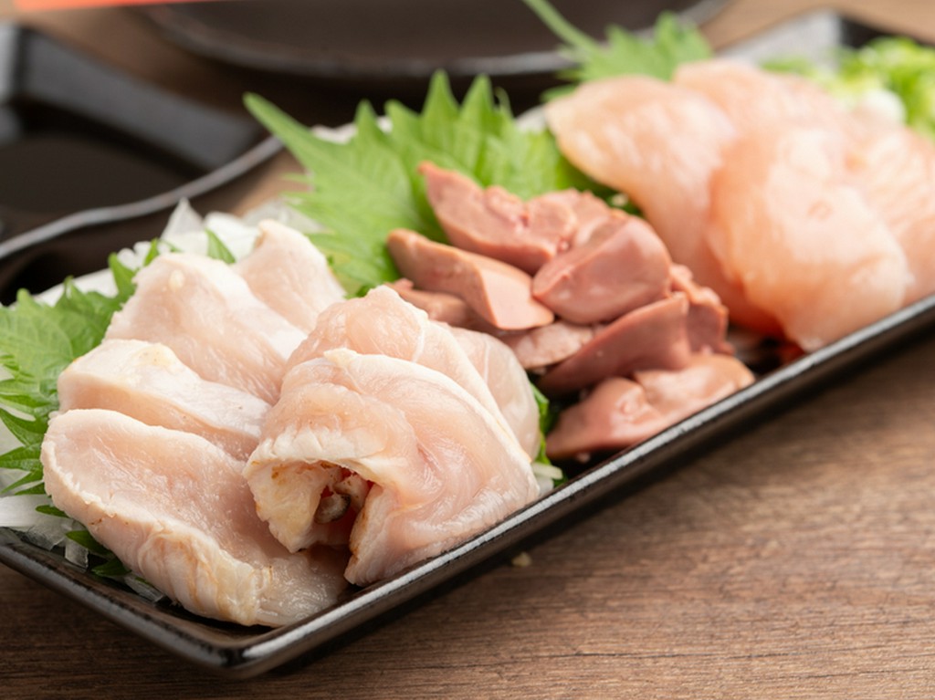 鮮度抜群の素材を活かした鶏料理も必見