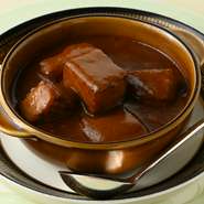 アラスカのスペシャリテ”黒毛和牛のスペシャルビーフカレー”を楽しめる特別なパーティープランです