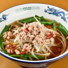 豚骨と鶏ガラのスープで旨みたっぷりの『台湾ラーメン』