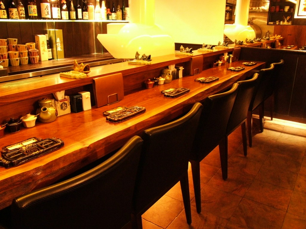 串の坊ならではの臨場感あふれるカウンター席