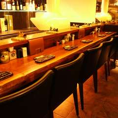 串の坊ならではの臨場感あふれるカウンター席