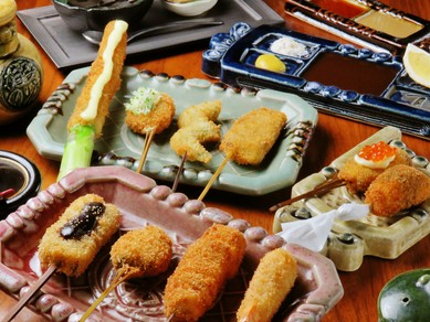  定番から創作まで、こだわり抜いた串カツをお愉しみください。