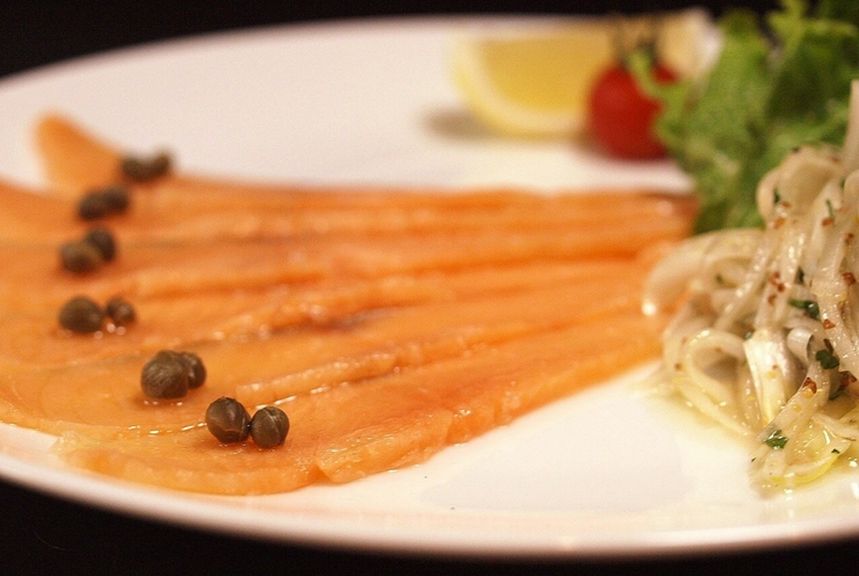 手作りスモークサーモン