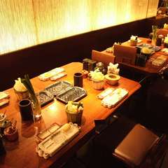 テーブル席のご用意もございます。大切な接待やご会食でぜひ。