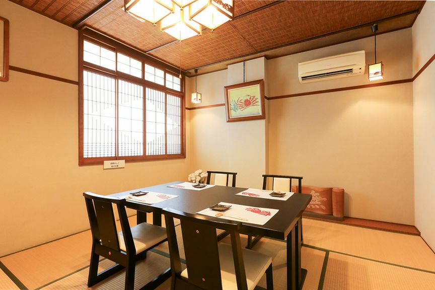 人数や目的に合わせて選べ、大切な時間を過ごせる個室