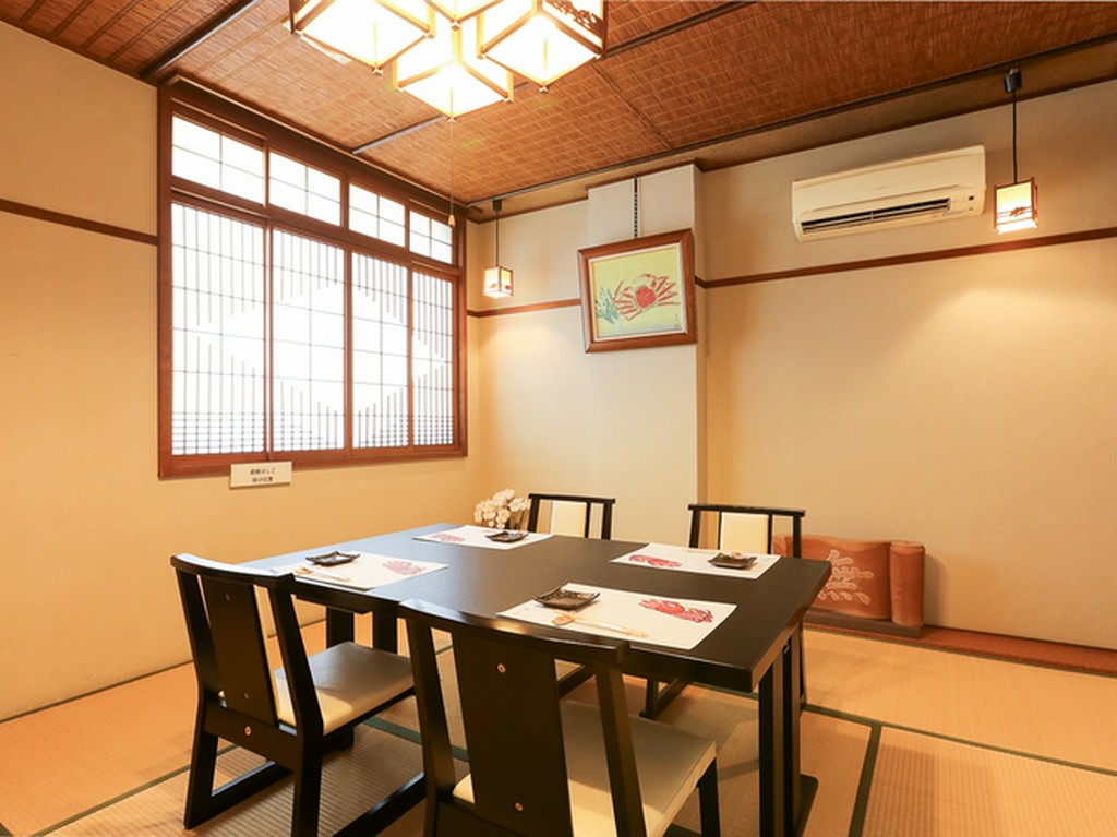 人数や目的に合わせて選べ、大切な時間を過ごせる個室