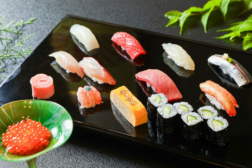 一貫ごとに感じられ、産地と職人の手仕事が紡ぐ豊かな味わいの『寿司』