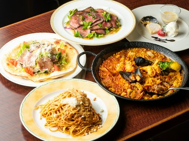 友人や大切な人と一緒に、記念日や誕生日を祝う素敵な食事会