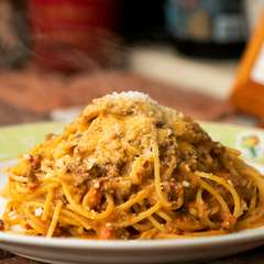 たっぷりのひき肉とトマトソース、生クリームでつくる特製の『ボロネーゼ（ミートソース）』