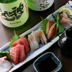 串焼や旬魚介、豊富な料理に合う日本各地の銘酒がずらり