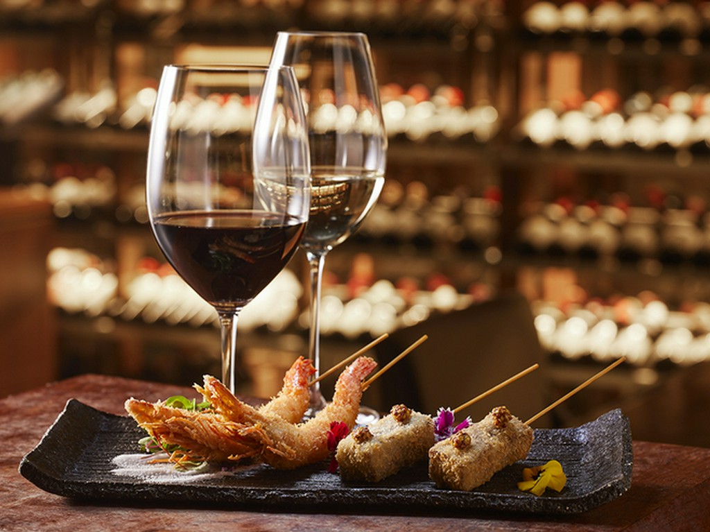 大切な日を華やかに彩る串揚げとワイン