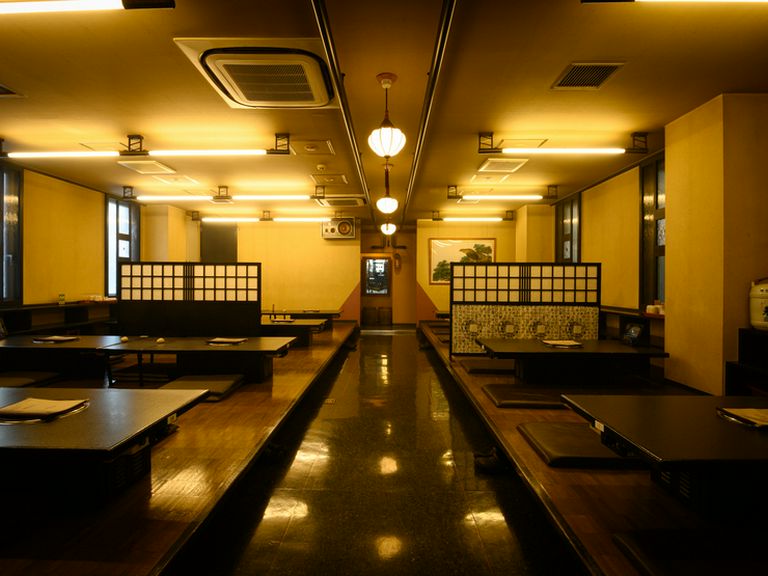 大人数での宴会にも対応可能。食べ放題や飲み放題の宴会プラン有