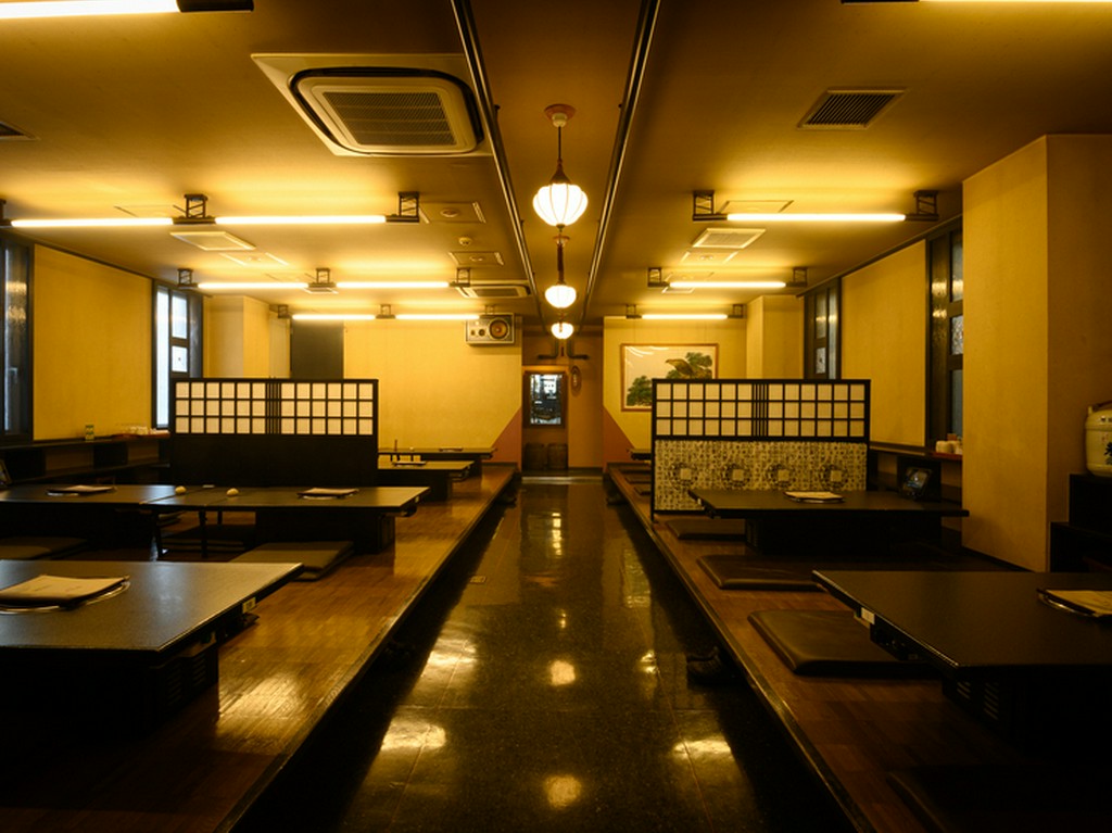 大人数での宴会にも対応可能。食べ放題や飲み放題の宴会プラン有