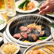 焼肉は自分好みの酒と共に。ビール・サワー・焼酎・ワイン・日本酒・韓国酒・ウイスキーなど、豊富なラインナップのアルコール類。その日の気分にあわせて選んでみてはいかが。15名～飲み放題も対応可能です。
