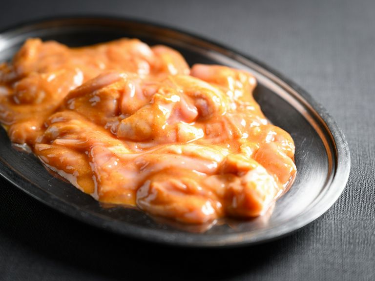 創業以来変わらぬ老舗の味。肉本来の旨みを何倍にも引き出す、自家製味噌ダレ『ホルモン』
