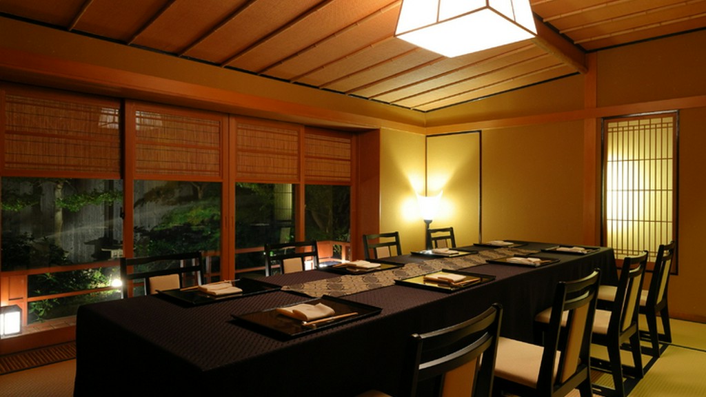 純和風の美しい設え、四季の庭は映画やドラマのロケ地にも！