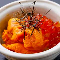 天然ウニと特製いくらの絶品丼『名物ウニいくら丼』