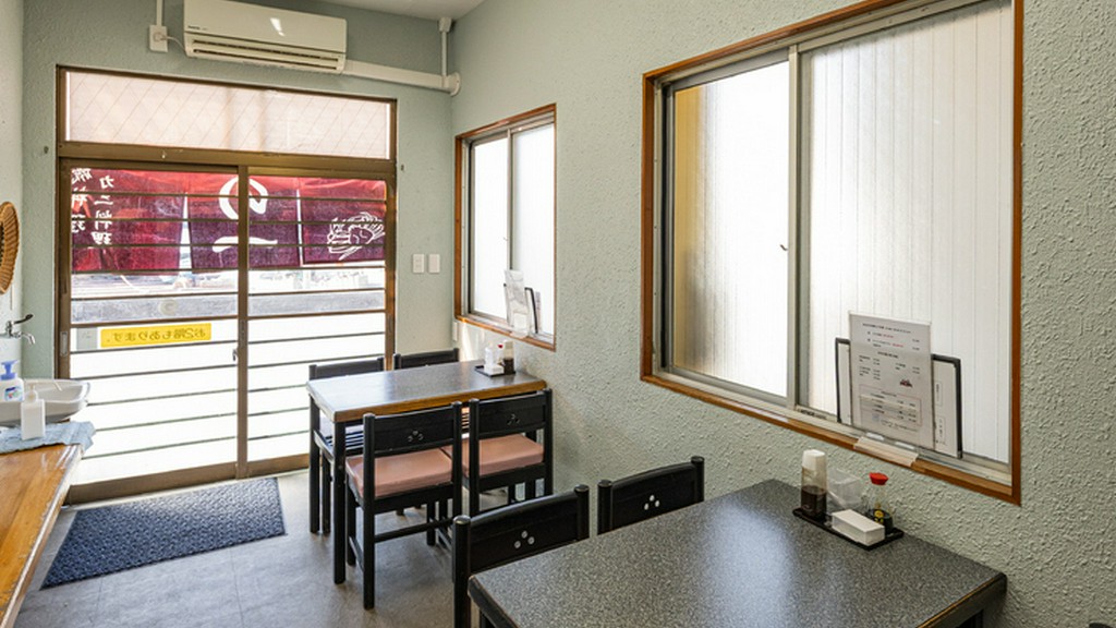 全60席で幅広いシーンに対応。居心地の良いアットホームな店内