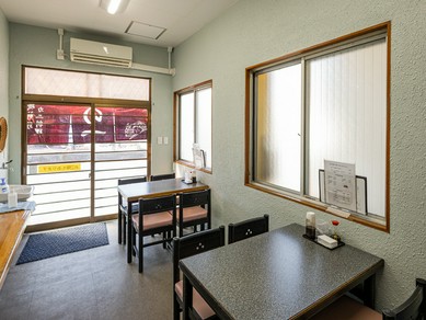 全60席で幅広いシーンに対応。居心地の良いアットホームな店内