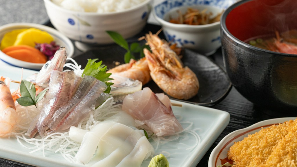 駿河湾産の深海魚を使用し、ボリューム満点の『底引き定食』