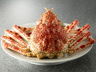 専用の生け簀で畜養され調理される、新鮮な戸田名物の高足ガニ