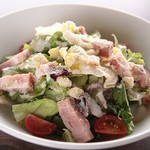 野菜がほしいアナタに定番シーザーサラダがおすすめ!
