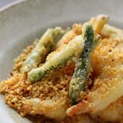 パンチの効いた『海老のクリスピーガーリック炒め』